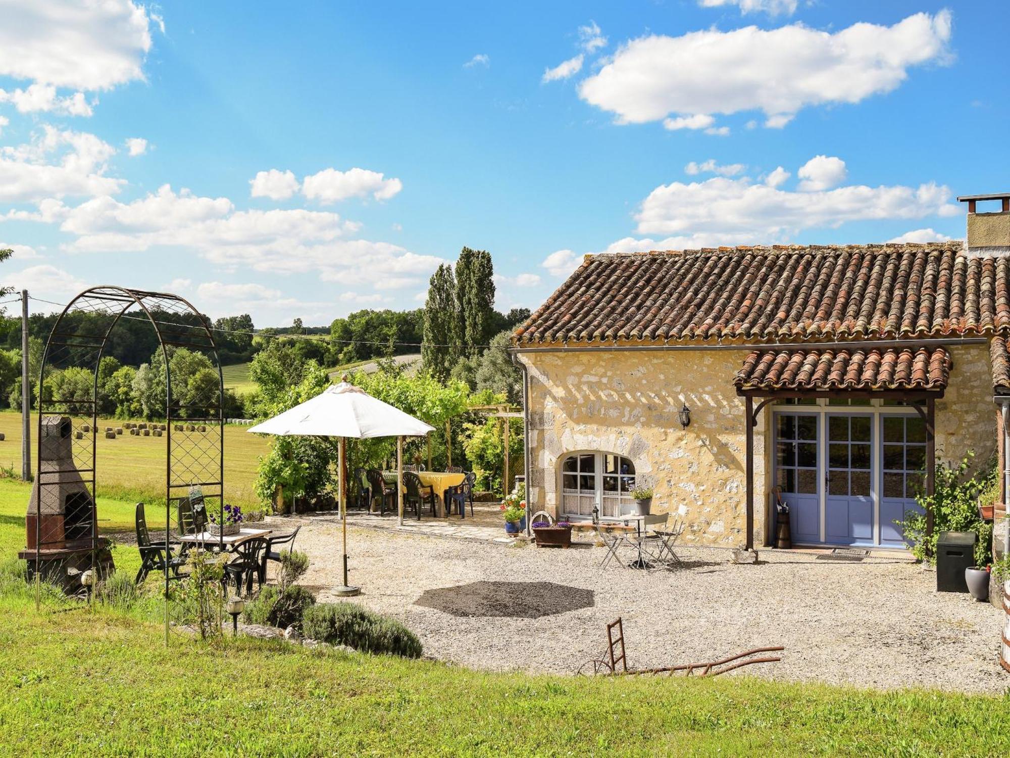 Snug Cottage In Saint Eutrope De Born With Pool מראה חיצוני תמונה